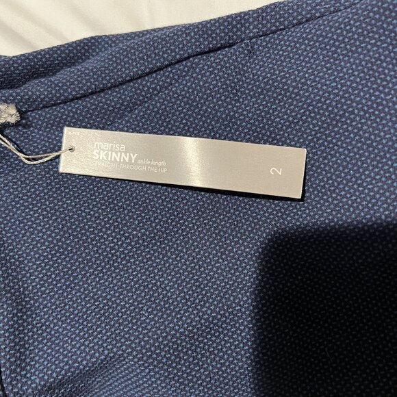 NWT LOFT Marisa Mid-Rise Skinny Pants straight thru the hip size 2 Navy - Picture 4 of 10